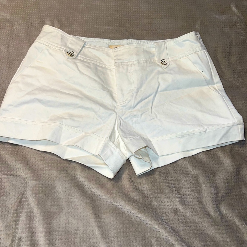 *Women's Arden B Shorts size 8